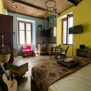 Famme Sta Cuiete Centro , Nápoles Italia