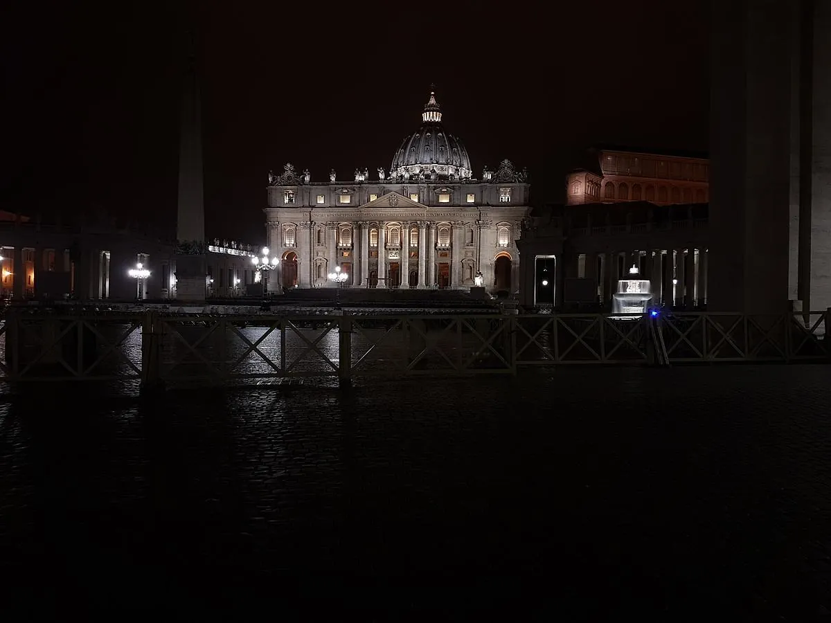 Apartment In Front Of St Peter'S Square And Vatican Museums - Mypad In Rome